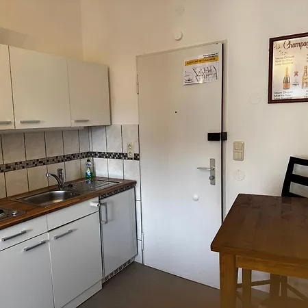 Love hôtel Femina - Direkt Im Rotlichtviertel