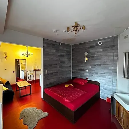 Hotel del amor Femina - Direkt Im Rotlichtviertel *